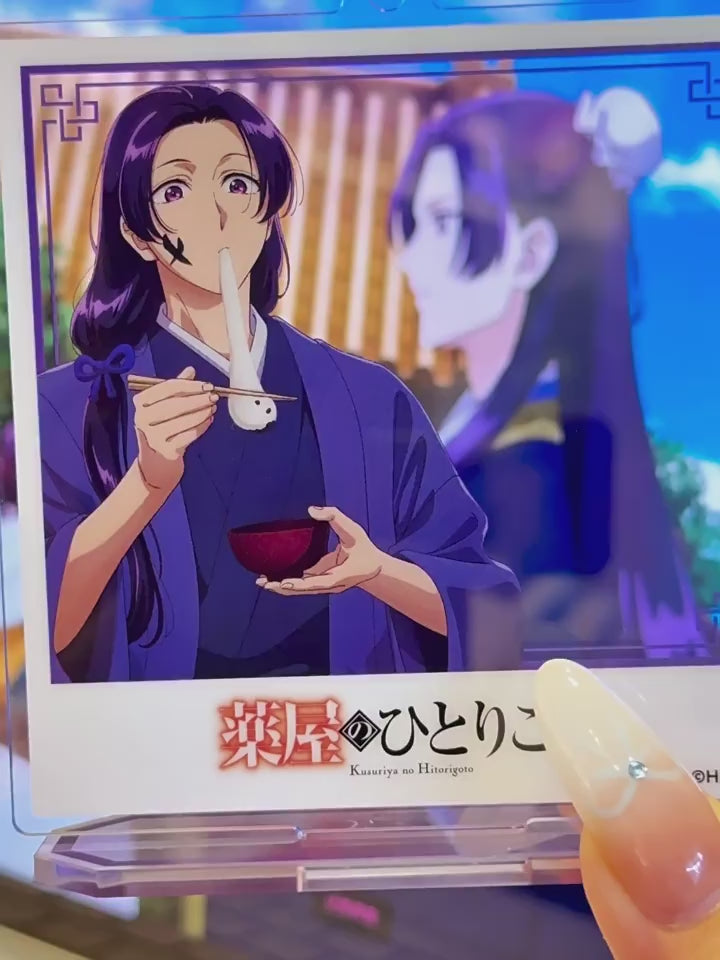 Romantic acrylic charm featured 'Maomao' and 'jinshi' in the kimono form from the anime 'The Apothecary Diaries' 